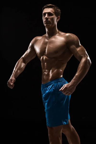 Muscular Ajuste Jovem Fisiculturista Fitness Modelo Masculino Posando Sobre Fundo — Fotografia de Stock