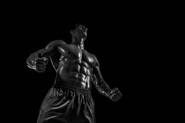 Spieren Fit Jonge Bodybuilder Fitness Mannelijk Model Poseren Zwarte Achtergrond — Stockfoto