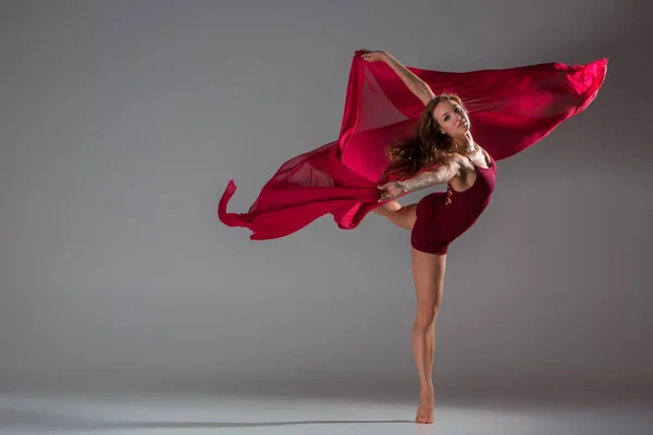 Giovane Bella Donna Ballerina Con Lunghi Capelli Castani Che Indossa — Foto Stock