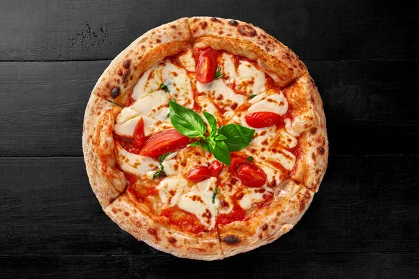 Stuzzicante Pizza Tradizionale Italiana Appena Sfornata Margherita Con Salsa Pelati — Foto Stock