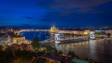 Budapeşte 'nin Panorama' sı ve Tuna Nehri.