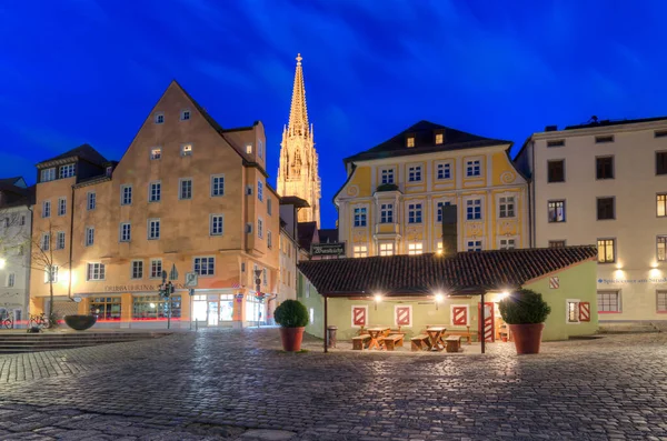 大聖堂と古いソーセージキッチンでRegensburg — ストック写真