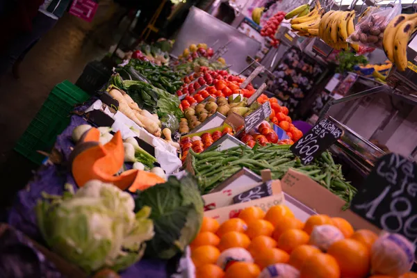 Gyümölcs Zöldség Vásárcsarnokban — Stock Fotó