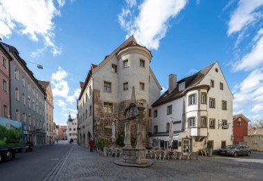 Eski kasabadaki Wiedfang Sokağı 'nda iyi silah çekiliyor.