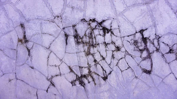 Beton duvarların ya da beton duvarların yüzeyinde pürüzler vardır. özgeçmiş ya da çizimler için engebeli