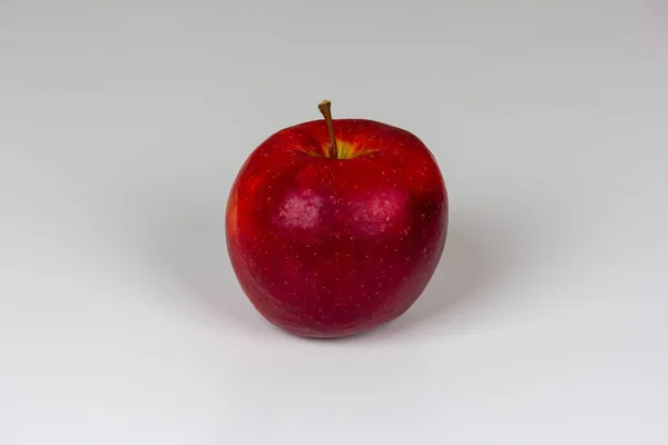 Köstlicher Roter Apfel Eine Quelle Von Sonnenenergie Und Natürlichen Vitaminen — Stockfoto