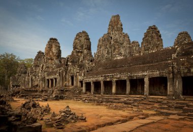 Angkor Wat Kamboçya 'da büyük bir Hindu tapınağı kompleksi.