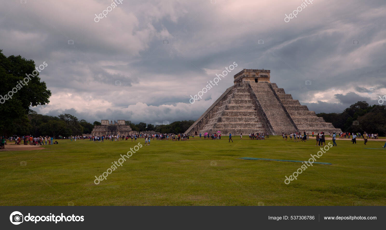 Chichén Itzá Fue Una Gran Ciudad Precolombina Construida Por Los:  fotografía de stock © AKan67 #537306786 | Depositphotos