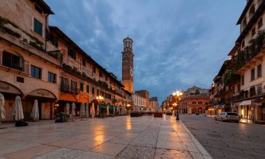 Piazza dei Signor.Verona, İtalya 'nın Veneto kentinde yer alan bir şehirdir.,