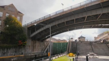 Lockport, New York, ABD, Ekim 2021: Turistler arasında popüler bir yer, Amerika 'nın en ünlü insan yapımı su yolu Lockport Lock