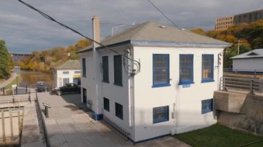 Lockport, New York, ABD, Ekim 2021: Turistler arasında popüler bir yer, Amerika 'nın en ünlü insan yapımı su yolu Lockport Lock