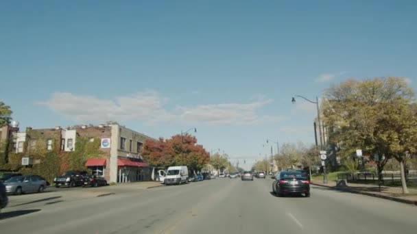 Buffalo, NY, EE.UU., octubre 2021: Conduzca por una de las calles centrales de Buffalo, vista desde el lado de los conductores — Vídeos de Stock