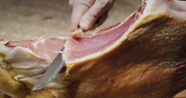 Vystřihnout šťavnaté chutné jamon, zblízka — Stock video