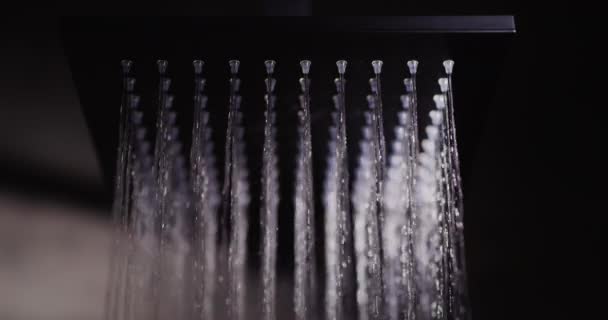 Waterstralen Stromen Uit Vierkante Douchekop Elite Sanitair Comfort Slow Motion — Stockvideo