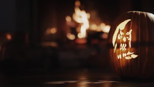 Pumpkin Luminous Muzzle Stands Dark Room Fireplace Video — Stock video