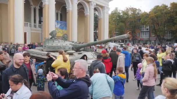 Уничтожена Бронетехника Российских Захватчиков Выставке — стоковое видео