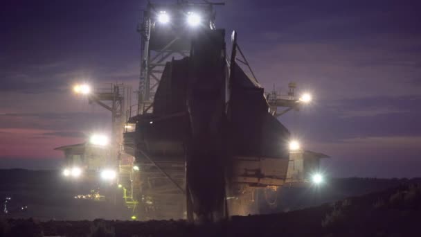 Giant Coal Mining Paddle Wheel Night — Stockvideo
