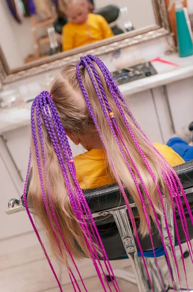 Trenzas Colores Tono Lila Rosa Años Edad Chica Rubia Cerca —  Fotos de Stock