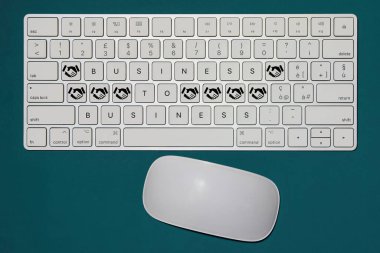 İnternet İş Dünyası kavramını ifade eden hayali klavye  