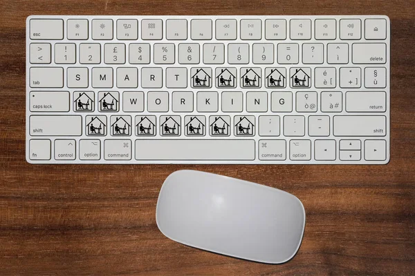 Akıllı Çalışma kavramını ifade eden hayali klavye