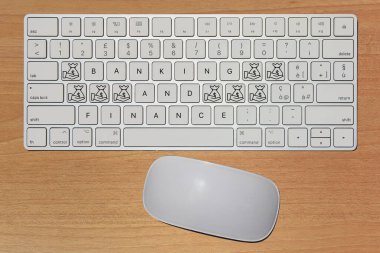 İnternet bankacılığı ve finans kavramını ifade eden hayali klavye