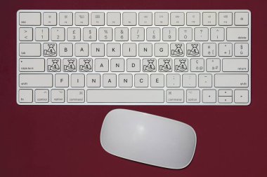 İnternet bankacılığı ve finans kavramını ifade eden hayali klavye