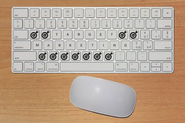Hedef Pazarlama kavramını ifade eden hayali klavye