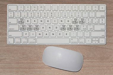 İnternet bankacılığı ve finans kavramını ifade eden hayali klavye