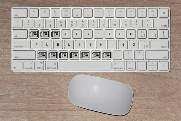 Fantasievolle Tastatur Die Das Konzept Des Desktop Publishing Ausdrückt — Stockfoto