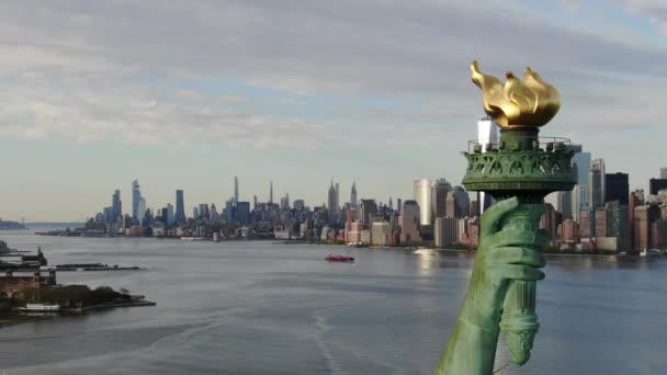 Vrijheidsbeeld New York City Tijdens Coronavirus 2020 — Stockvideo
