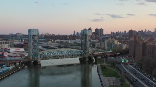Mta Bridge Bronx New York Covid Lockdown — стоковое видео