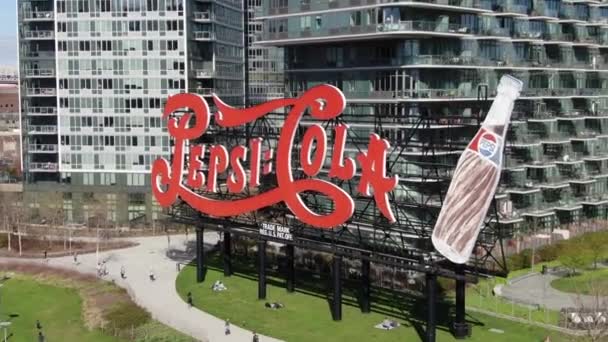 Pepsi Sign Lic Queens Během Epidemie Koronaviru Březen 2020 — Stock video