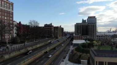 Brooklyn Heights Gezinti Güvertesi ve Coronavirus sırasında BQE, Mart 2020