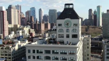 Saat Kulesi Apartmanı, Coronavirus Salgını sırasında Dumbo (Mart 2020)