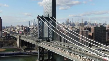 Coronavirus salgını sırasında Manhattan Köprüsü (Mart 2020)