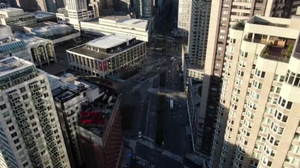 Park Avenue Midtown Aerial Lockdown — Stockvideo