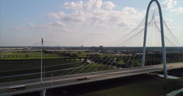 Aerial Margaret Hunt Hill Bridge Dallas Τέξας — Αρχείο Βίντεο