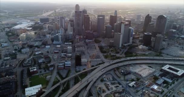 Aerial Busy Highway Skyline Downtown Dallas Texas — стокове відео
