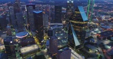 Dallas Havaalanı, Teksas Gece Yarısı