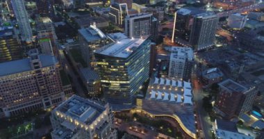 Dallas Havaalanı, Teksas Gece Yarısı