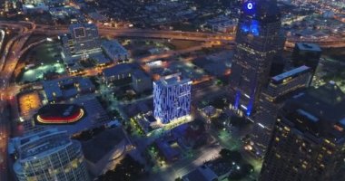 Dallas Havaalanı, Teksas Gece Yarısı
