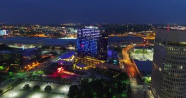 Dallas, Teksas 'ın merkezindeki Omni Oteli' nin Gece Havası