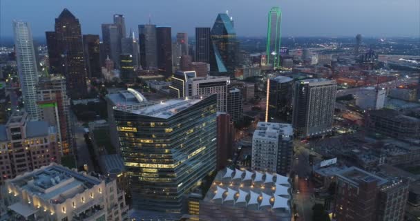 Luchtfoto Van Downtown Dallas Texas Nachts — Stockvideo