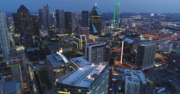 Luchtfoto Van Downtown Dallas Texas Nachts — Stockvideo