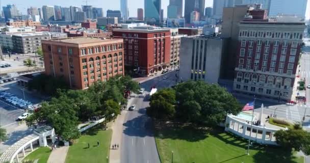 Aerial Dealey Plaza Sixth Floor Museum Dallas Texas — стоковое видео