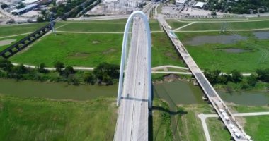 Margaret Hunt Tepesi Köprüsü Havalimanı, Dallas, Teksas