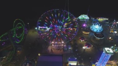 Dönme dolap karnavalı 1