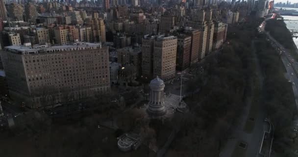 Monument Aux Soldats Aux Marins 89E Rue New York — Video