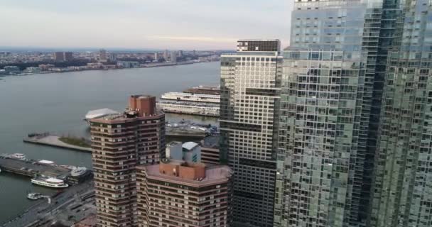 Aerial Intrepid Museum Midtown West Nueva York — Vídeo de stock