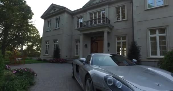 Aerial Porsche Entrance Mansion Estate — стокове відео